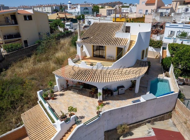 Portimão, Algarve 8500