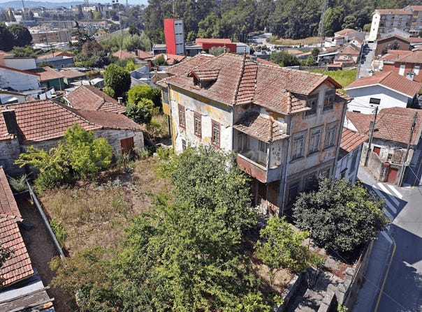 Rua Estrada Nova, Rio Tinto, Porto District 4435-343
