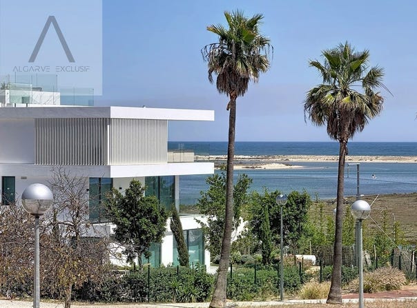 Moncarapacho e Fuseta, Algarve 8700