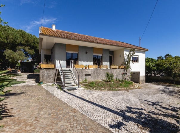 Loures, Lisbon 2670