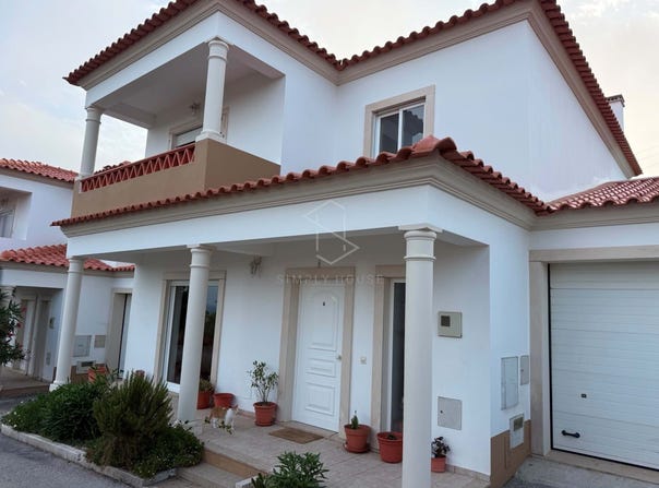 Alfeizerão, Leiria District