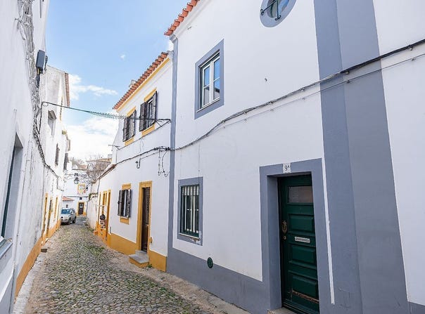 Évora, Évora District 7000