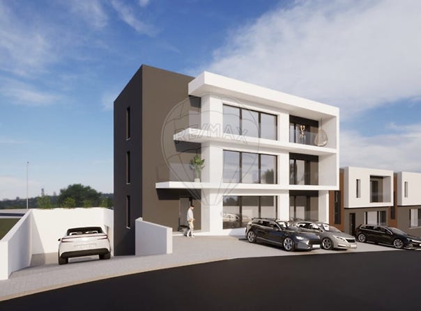 Leiria, Leiria District 2500