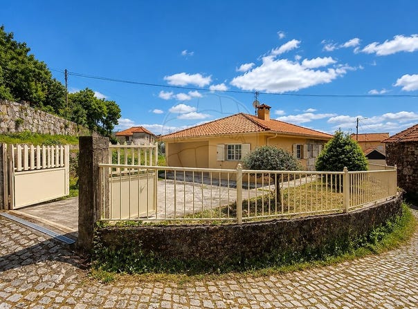 Braga, Porto District 4615