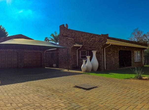 Bo-dorp, North West 300