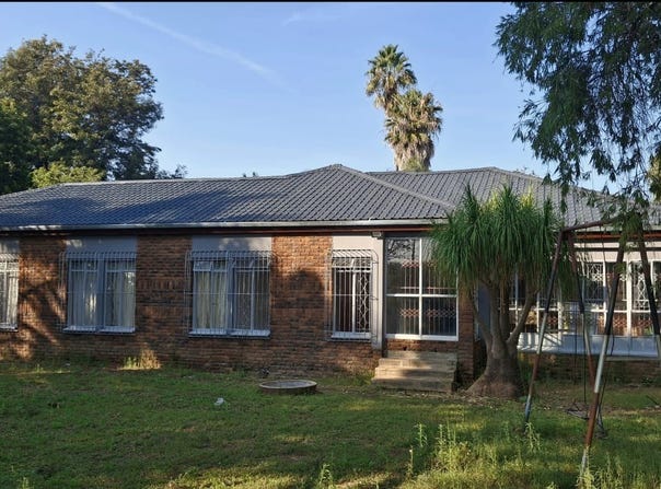 Eduan Park, Limpopo 699