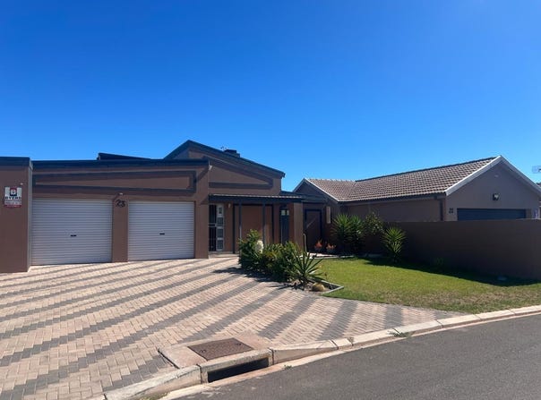 Koraalboom Street 23, Vredenburg, Western Cape 7380