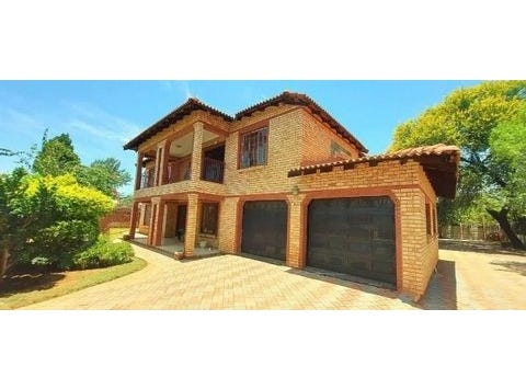 Mmabatho, North West 2735