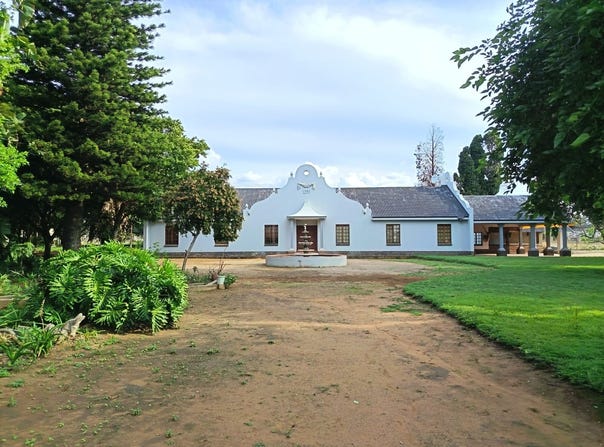 Mooinooi, North West 325