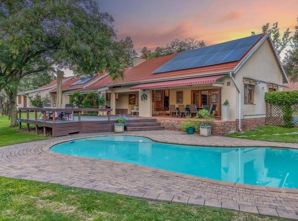Chartwell, Gauteng 2194