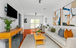 2/6 Railway Street South, Altona, Vic 3018