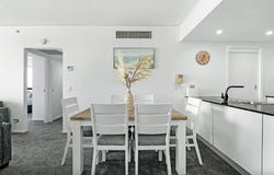 1710/22 Surf Parade, Broadbeach, Qld 4218