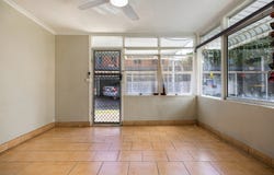 4/151 Frank Street, Labrador, Qld 4215