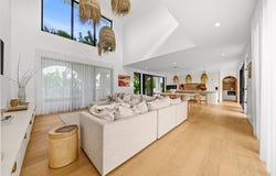 1 Seahawk Crescent, Burleigh Waters, Qld 4220