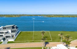 66-68 Knightsbridge Parade East, Sovereign Islands, Qld 4216
