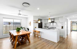 27 Waugh Street, Urangan, Qld 4655