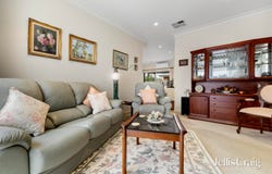 4/2-4 Flora Grove, Forest Hill, Vic 3131