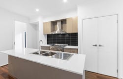 6 Warren Street, Thornhill Park, Vic 3335