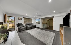 3 Parsons Place, New Auckland, Qld 4680