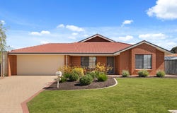4 Oxenholme Way, Waikiki, WA 6169