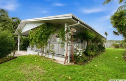 2 Casuarina Street, Tully Heads, Qld 4854