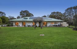 8 Thompsons Lane, Heathcote, Vic 3523