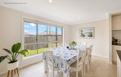 8 Davis Way, Walloon, Qld 4306