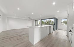 1/10 Railway Parade, Nerang, Qld 4211