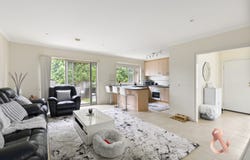 2/128 Centenary Drive, Mill Park, Vic 3082