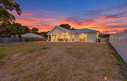 24 Kindt Street, Moore Park Beach, Qld 4670