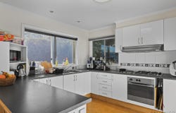 25 Begonia Street, Lindisfarne, Tas 7015