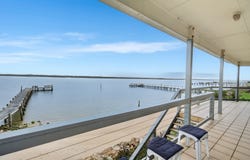 9 Goolwa Channel Drive, Hindmarsh Island, SA 5214