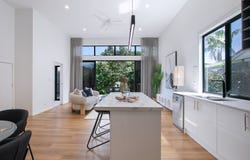 8/15 Daniells Street, Carina, Qld 4152