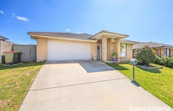 17 Reginald Drive, Kootingal, NSW 2352