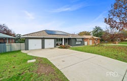 12 Nathan Place, Kooringal, NSW 2650