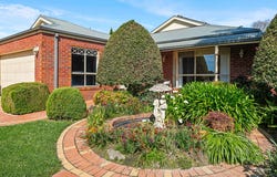 10 Beenak Road, Wandin North, Vic 3139