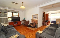 20 Thomas Street, Cowra, NSW 2794