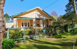 11 Westbourne Avenue, Wentworth Falls, NSW 2782