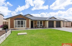 9 Heuzenroeder Road, Tanunda, SA 5352