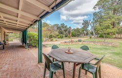 2 White Gum Glen, Beechina, WA 6556