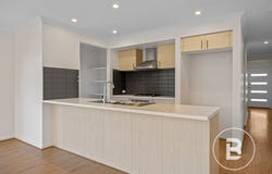 3 Strathloddon Drive, Strathfieldsaye, Vic 3551