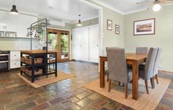 96 Burrows Rd, Young, NSW 2594