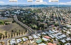27 Sweeney Street, Kearneys Spring, Qld 4350