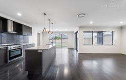 10 Paradise Drive, Gobbagombalin, NSW 2650