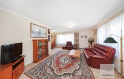 11 Linacre Crescent, Gladstone Park, Vic 3043