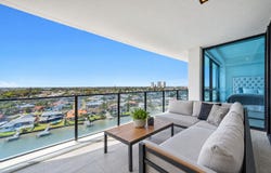 3904/5 Harbour Side Court, Biggera Waters, Qld 4216