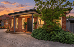 2/2 Anderson Street, Pakenham, Vic 3810