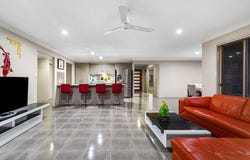 20 Kingsburgh Street, Raceview, Qld 4305