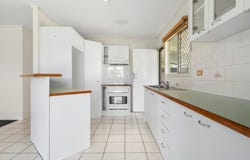 7 Smallwood Street, Mooroobool, Qld 4870