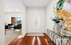 7 Reflection Close, Burnside, Vic 3023